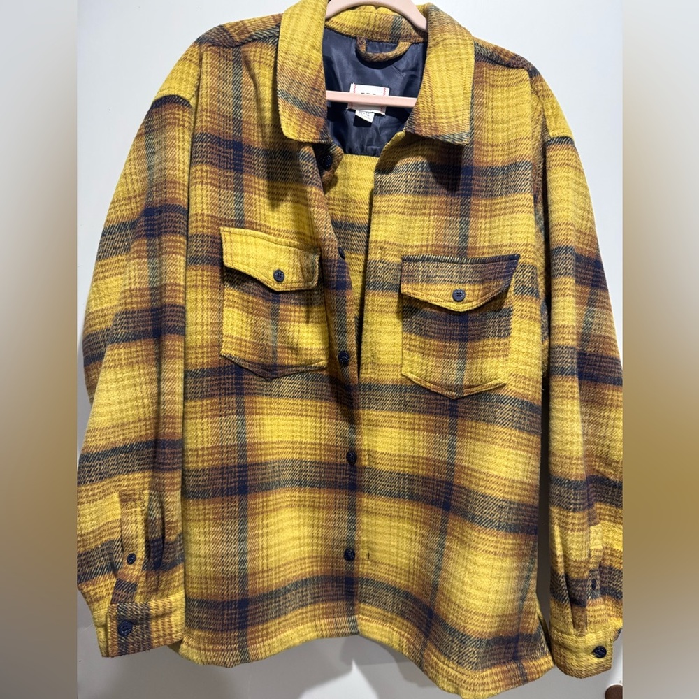 Urban Outfitters mens flannel size XL.